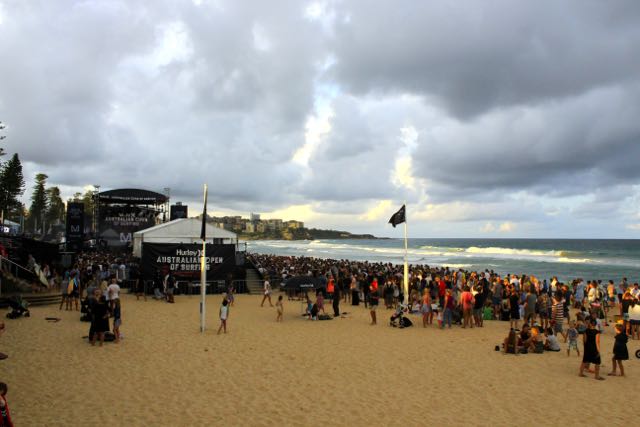 Konzertbühne am Manly Beach bei den Australian Open of Surfing
